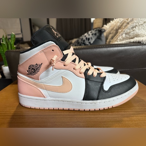 Nike Air Jordan 1 Mid Crimson Tint Arctic Orange Pink/Black Toe Mens 13 Like New - Picture 2 of 12